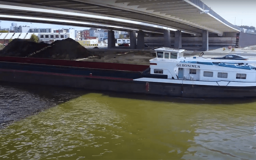 Modifying the Albert Canal to reduce truck traffic in Flanders