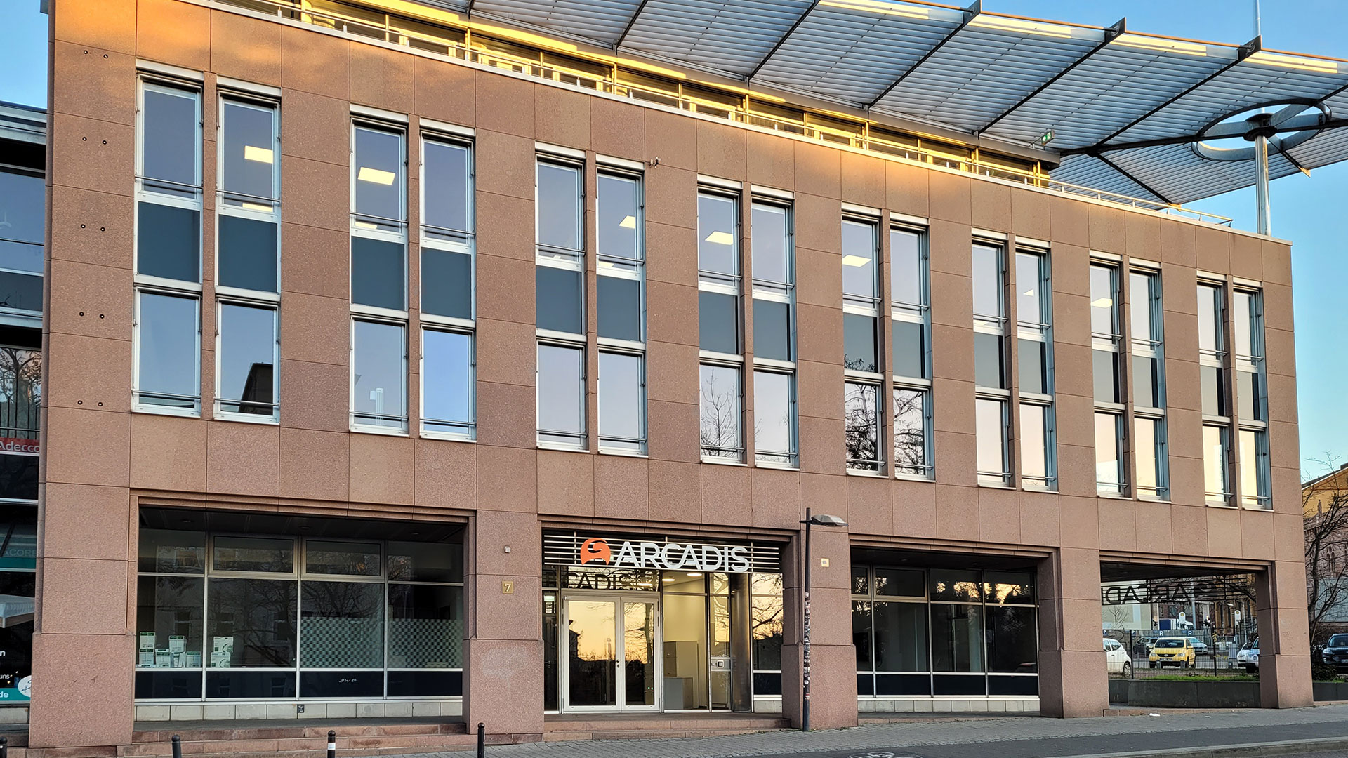 Außenansicht des Bürogebäudes von Arcadis in Halle